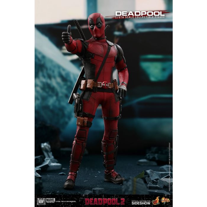 Marvel: Deadpool Movie 2 - Deadpool 1:6 scale Figure