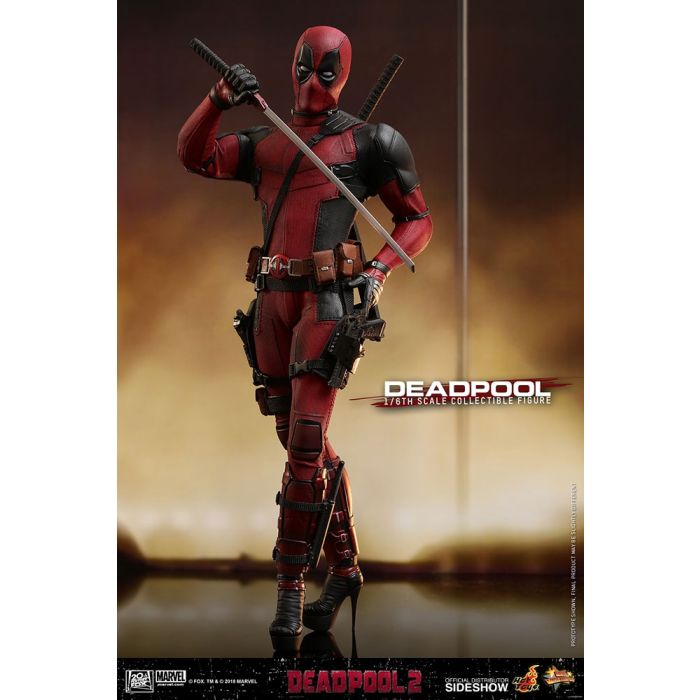 Marvel: Deadpool Movie 2 - Deadpool 1:6 scale Figure