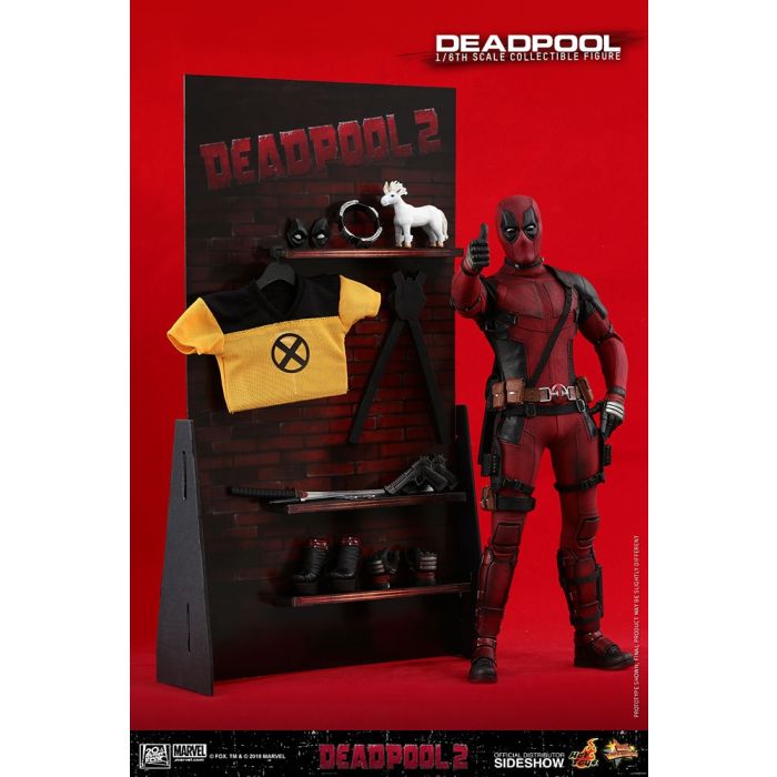 Marvel: Deadpool Movie 2 - Deadpool 1:6 scale Figure