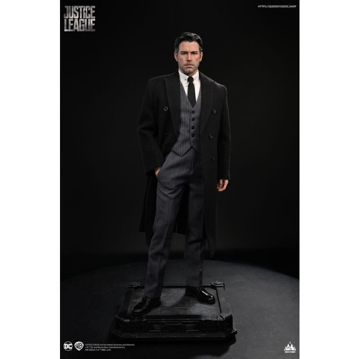 Justice League Statue 1/4 Bruce Wayne (Ben Affleck) 51 cm