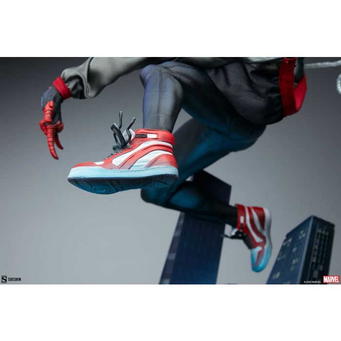 Miles Morales 1:4 Scale Statue - Sideshow Toys - Spider-Man Across the Spider-Verse