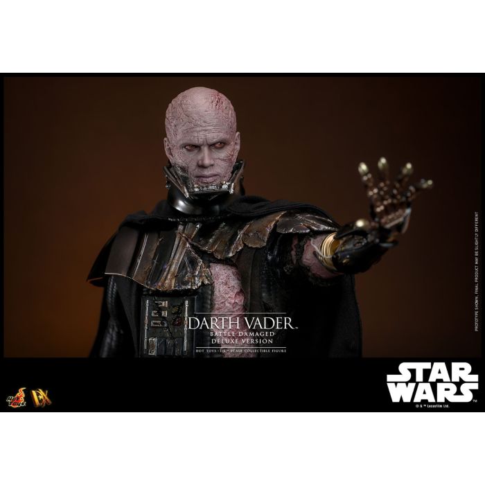 Darth Vader (Battle Damaged) 1:6 Scale Deluxe Figure - Hot Toys - Star Wars